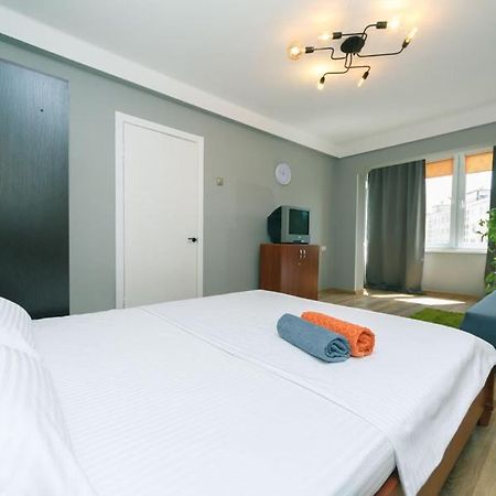Apartment Near Dream Town Kiev Exteriör bild